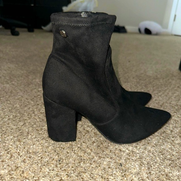 Women’s short black heeled Unisa boots - Picture 2 of 4